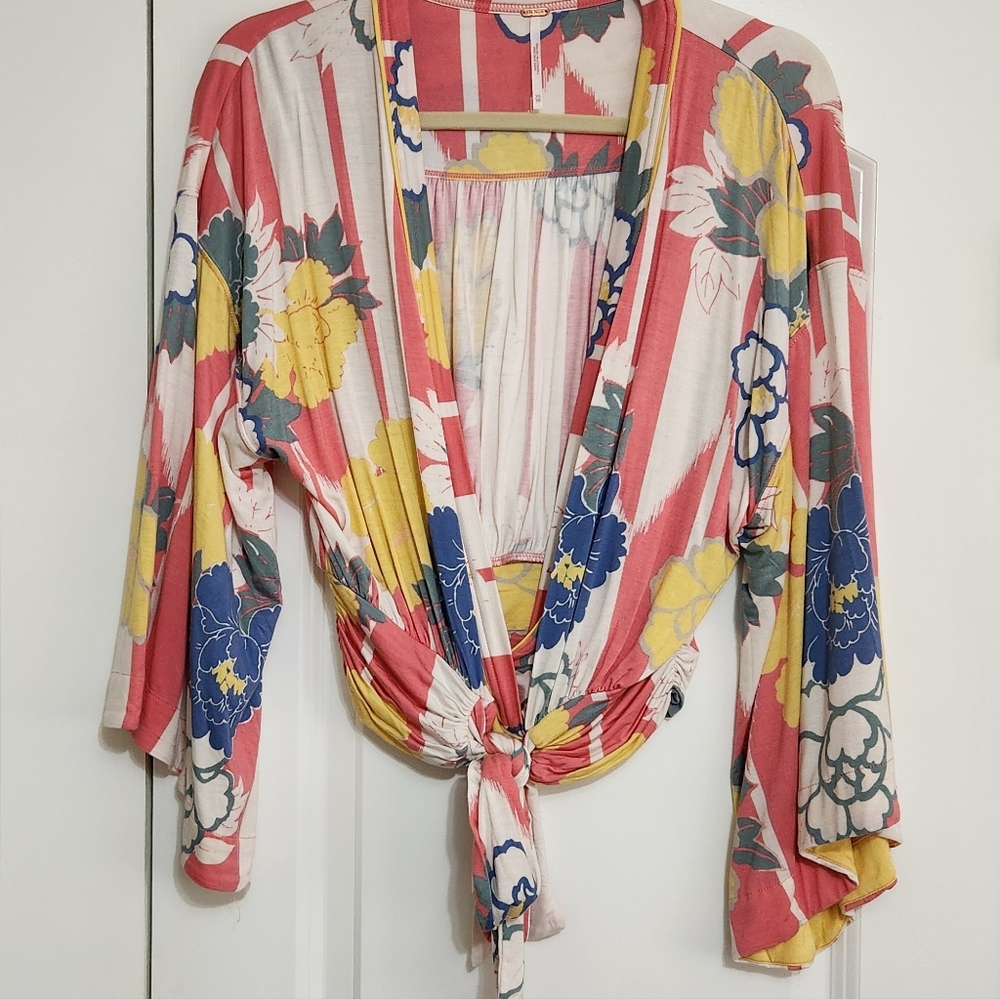 Free People That’s A  Wrap Whimsical Floral V Neck Blouse/Top - Picture 3 of 5